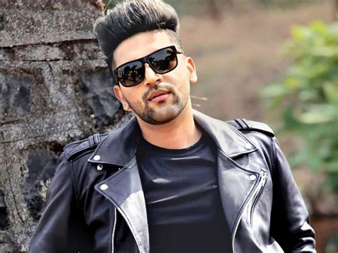 Il Bollywood Gala: Un Sogno Indiano con Guru Randhawa!